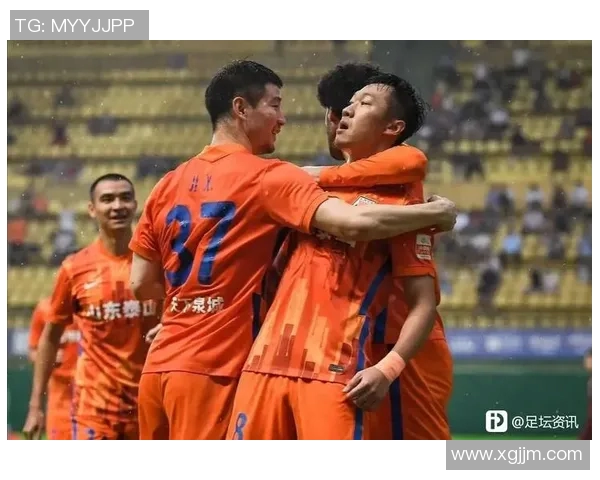 杜迪兰治与华沙的激烈对决揭示了足球战术的魅力与球队实力的较量