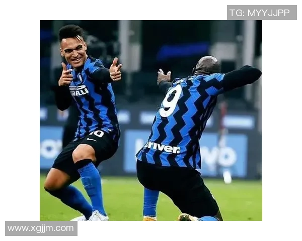 马丁内斯的传奇之路:从草根球员到世界足球巨星的蜕变与奋斗 马丁内斯的传奇之路:从草根球员到世界足球巨星的蜕变与奋斗