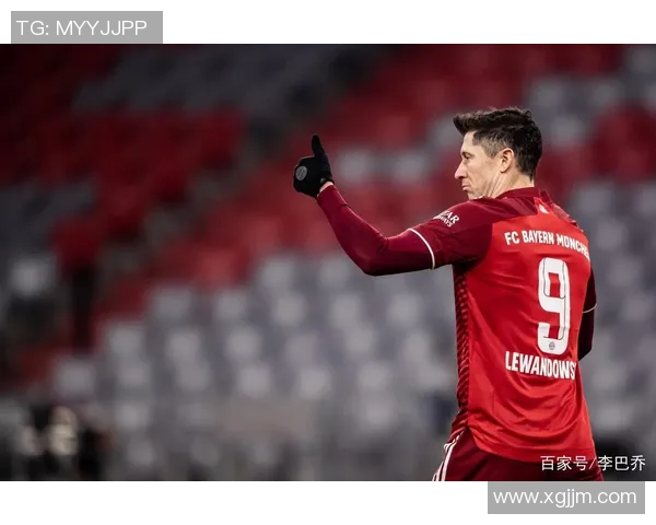 莱万领衔球队新篇章展望未来足球生涯的辉煌与挑战 莱万领衔球队新篇章展望未来足球生涯的辉煌与挑战